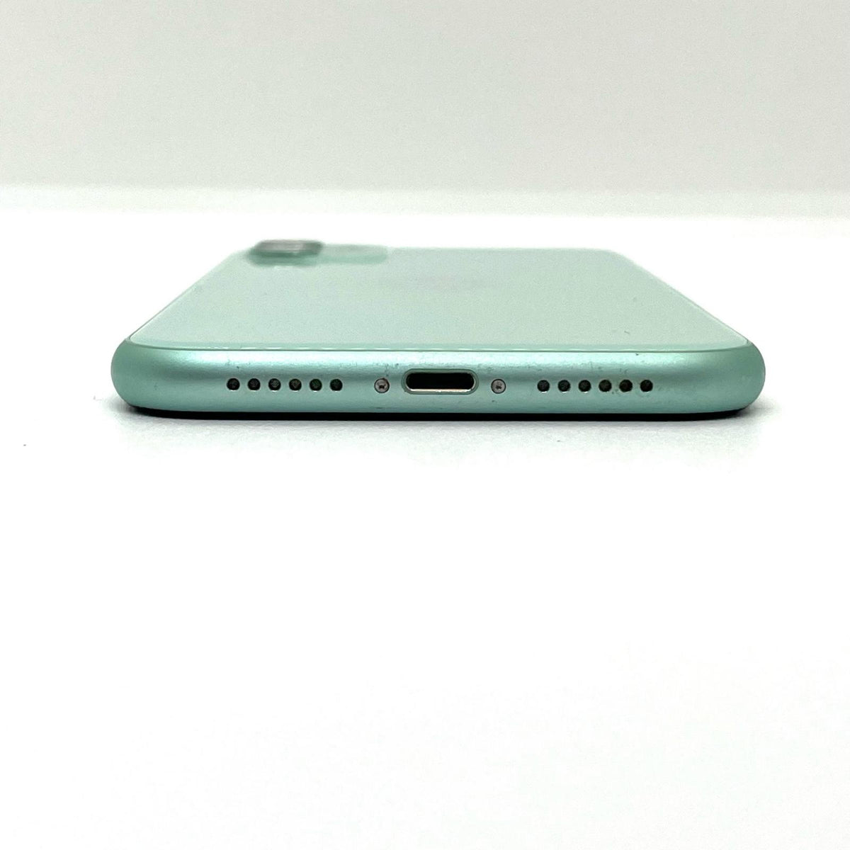 【全額返金保証】【最速発送】Apple iPhone iPhone 11 64GB グリーン docomo SIMフリー 白ロム 動作確認済 74%