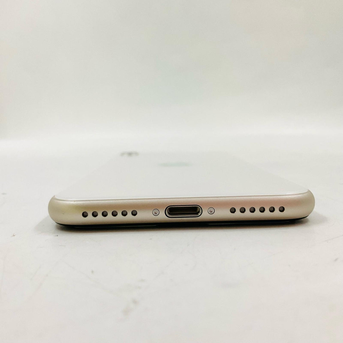 【全額返金保証】【最速発送】Apple iPhone iPhone SE（第3世代） 64GB スターライト Softbank SIMフリー 白ロム 美品 動作確認済 100%