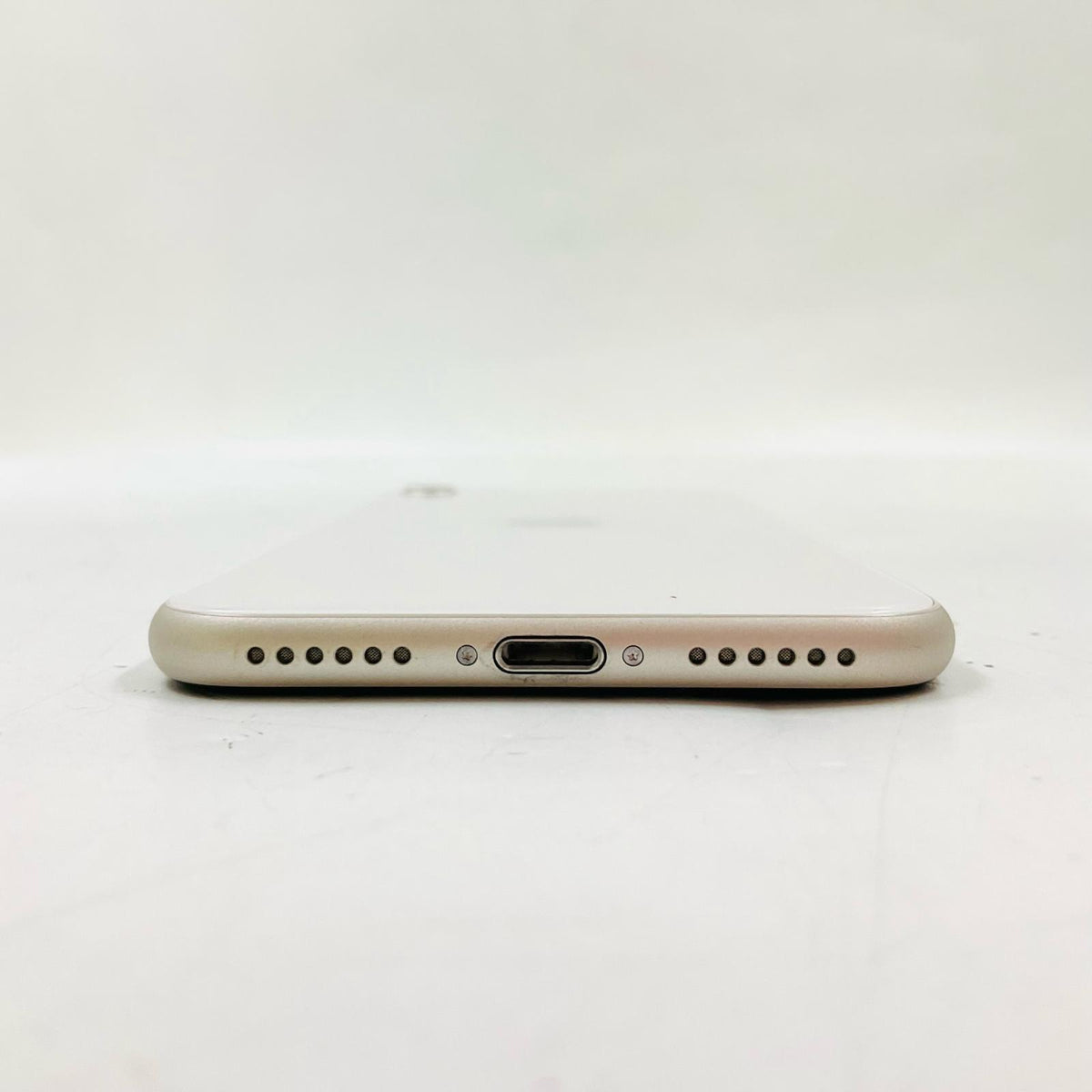 【全額返金保証】【最速発送】Apple iPhone iPhone SE（第3世代） 64GB スターライト Softbank SIMフリー 白ロム 動作確認済 88%