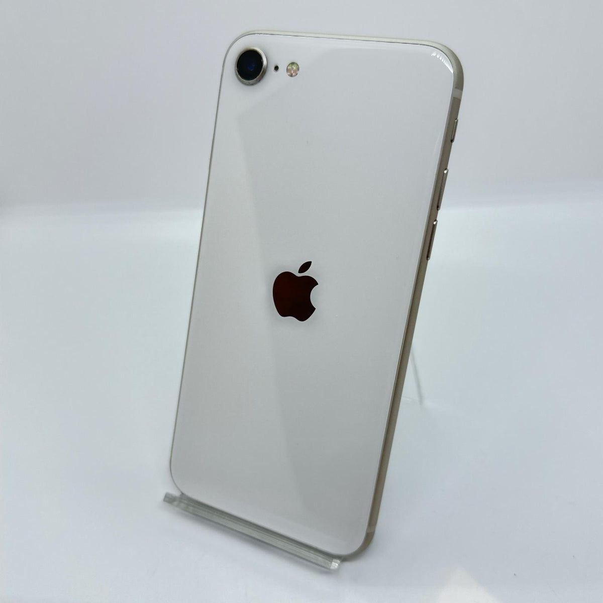 【全額返金保証】【最速発送】Apple iPhone iPhone SE（第3世代） 64GB スターライト docomo SIMフリー 白ロム 動作確認済 95%