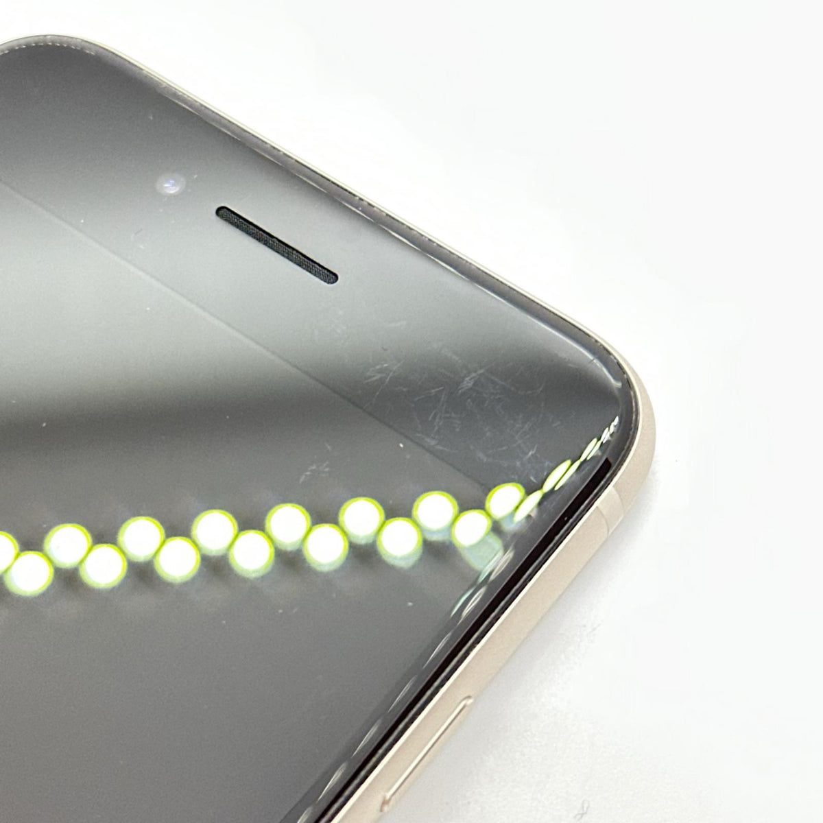 【全額返金保証】【最速発送】Apple iPhone iPhone SE（第3世代） 64GB スターライト docomo SIMフリー 白ロム 動作確認済 95%