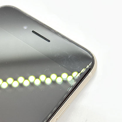 【全額返金保証】【最速発送】Apple iPhone iPhone SE（第3世代） 64GB スターライト docomo SIMフリー 白ロム 動作確認済 95%