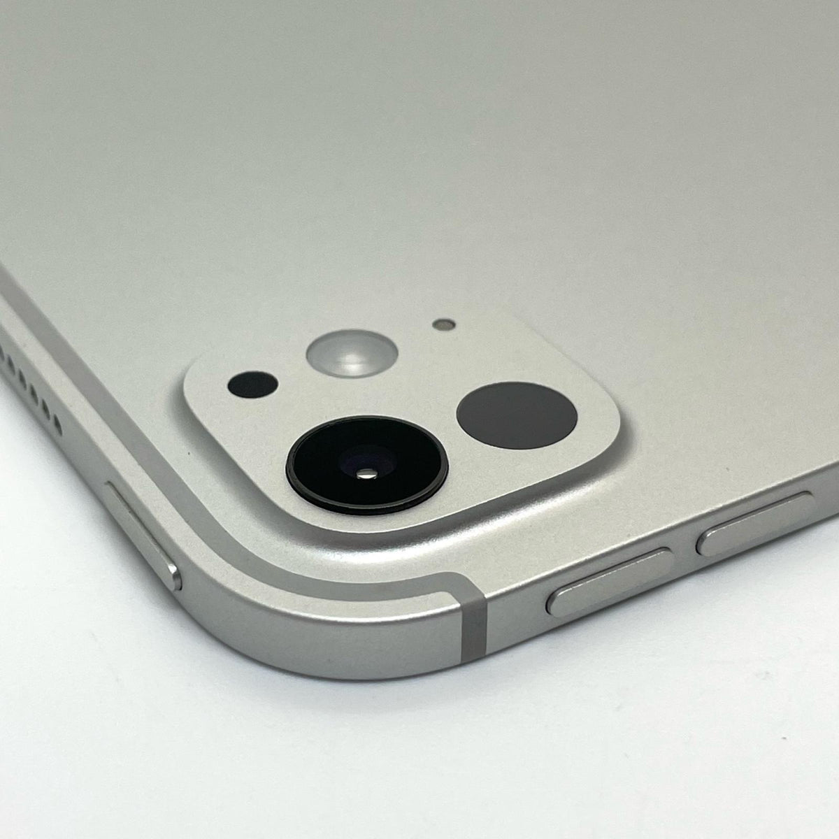 【全額返金保証】【最速発送】Apple iPad Pro 13インチ 512GB シルバー Wi-Fi 動作確認済