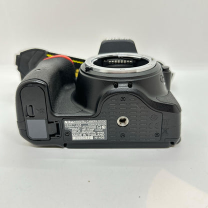 【全額返金保証】【最速発送】Nikon デジタル一眼 Nikon D5500 18-55 II レンズキット 動作確認済