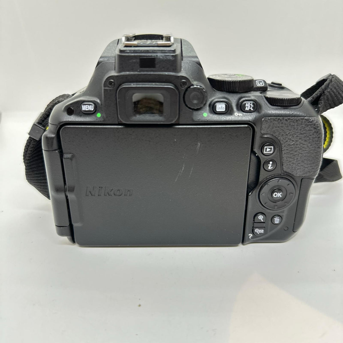 【全額返金保証】【最速発送】Nikon デジタル一眼 Nikon D5500 18-55 II レンズキット 動作確認済