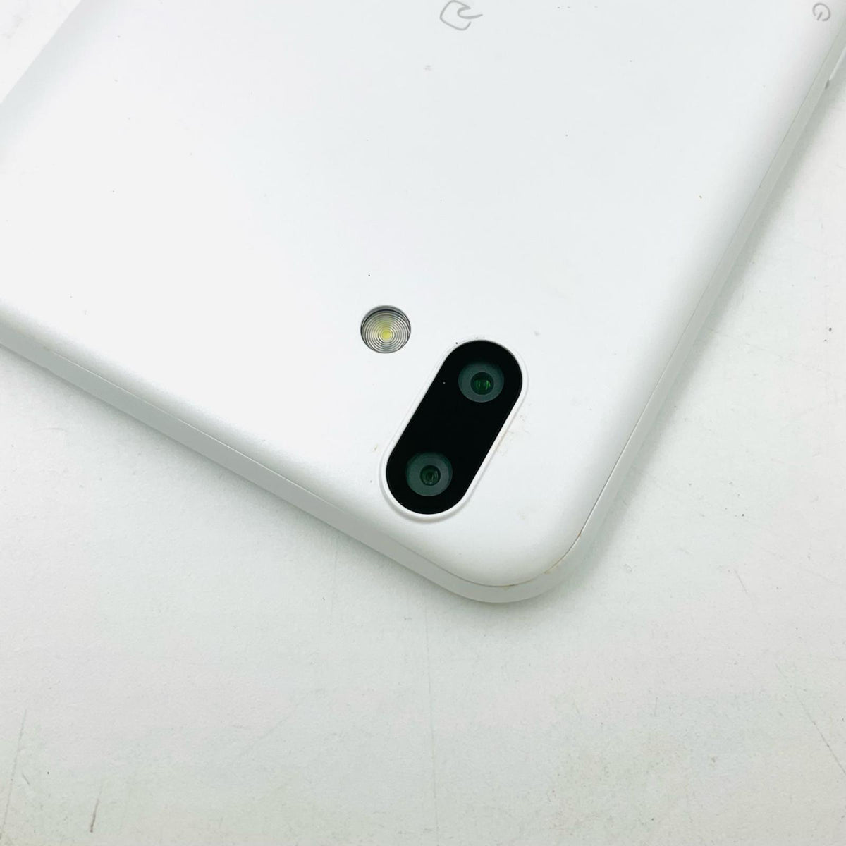 【全額返金保証】【最速発送】富士通 arrows U 32GB ホワイト Softbank 801FJ 白ロム 動作確認済