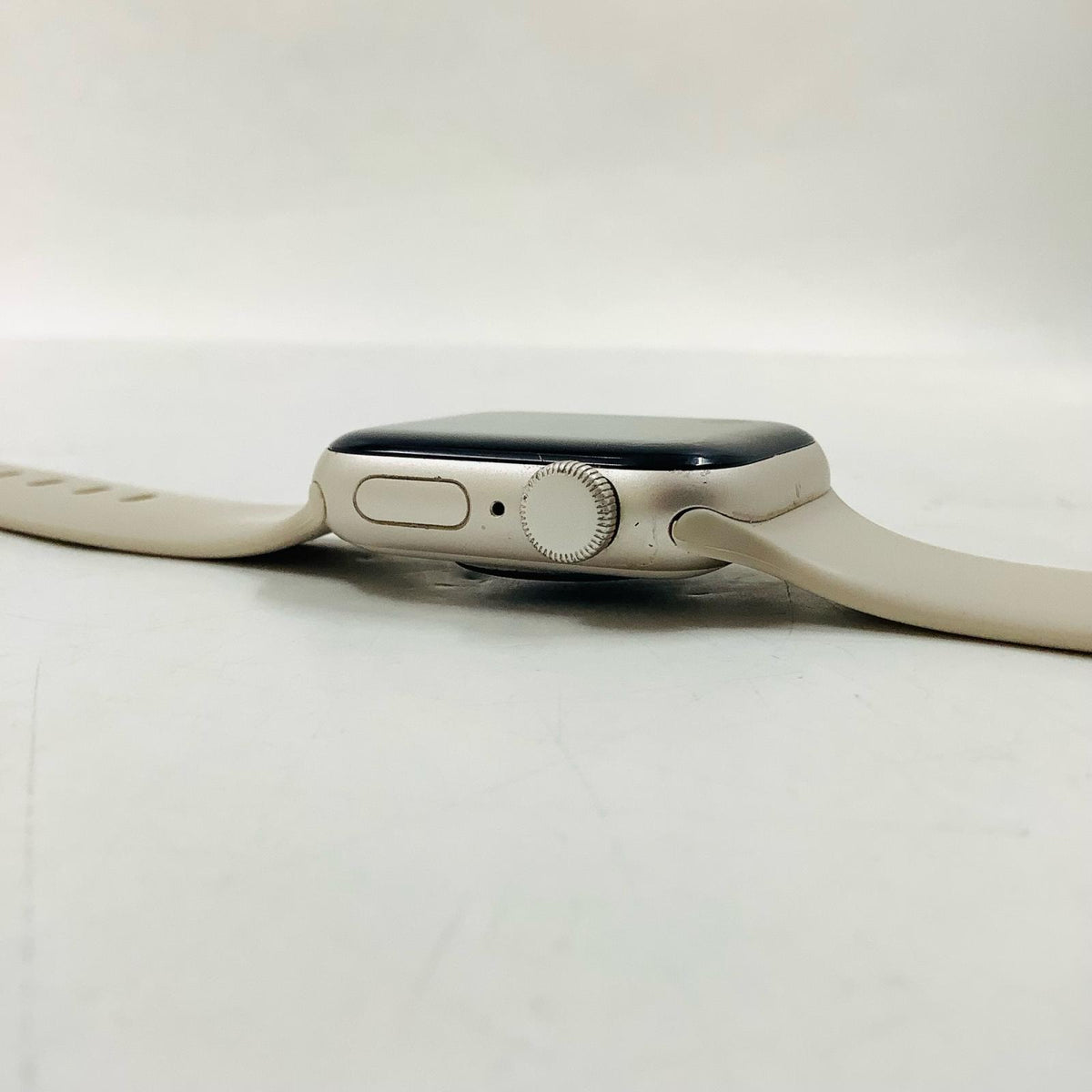 【最速発送】Apple Watch SE 第2世代 アルミニウム 40mm GPS 76%【難有】