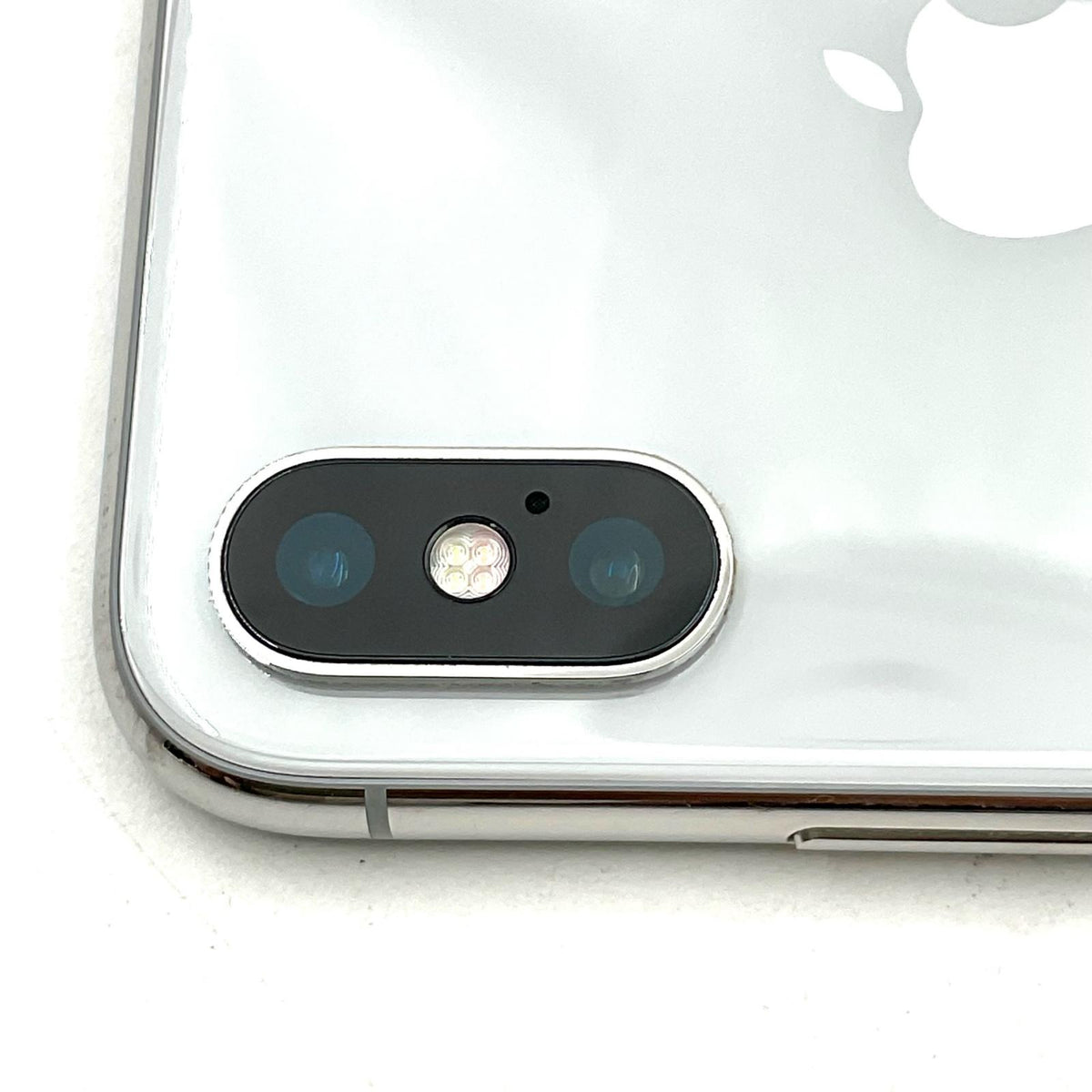 【全額返金保証】【最速発送】Apple iPhone iPhone X 64GB シルバー au 白ロム 動作確認済 75%