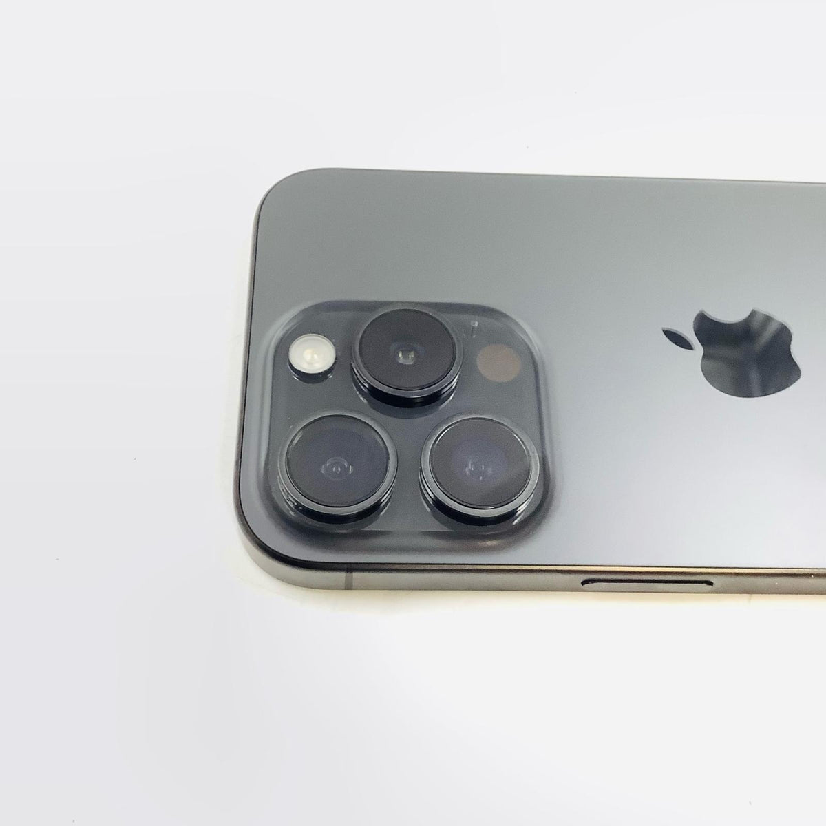 【全額返金保証】【最速発送】Apple iPhone iPhone IPhone 15 Pro 128GB ブラックチタニウム docomo SIMフリー 白ロム 動作確認済 81%