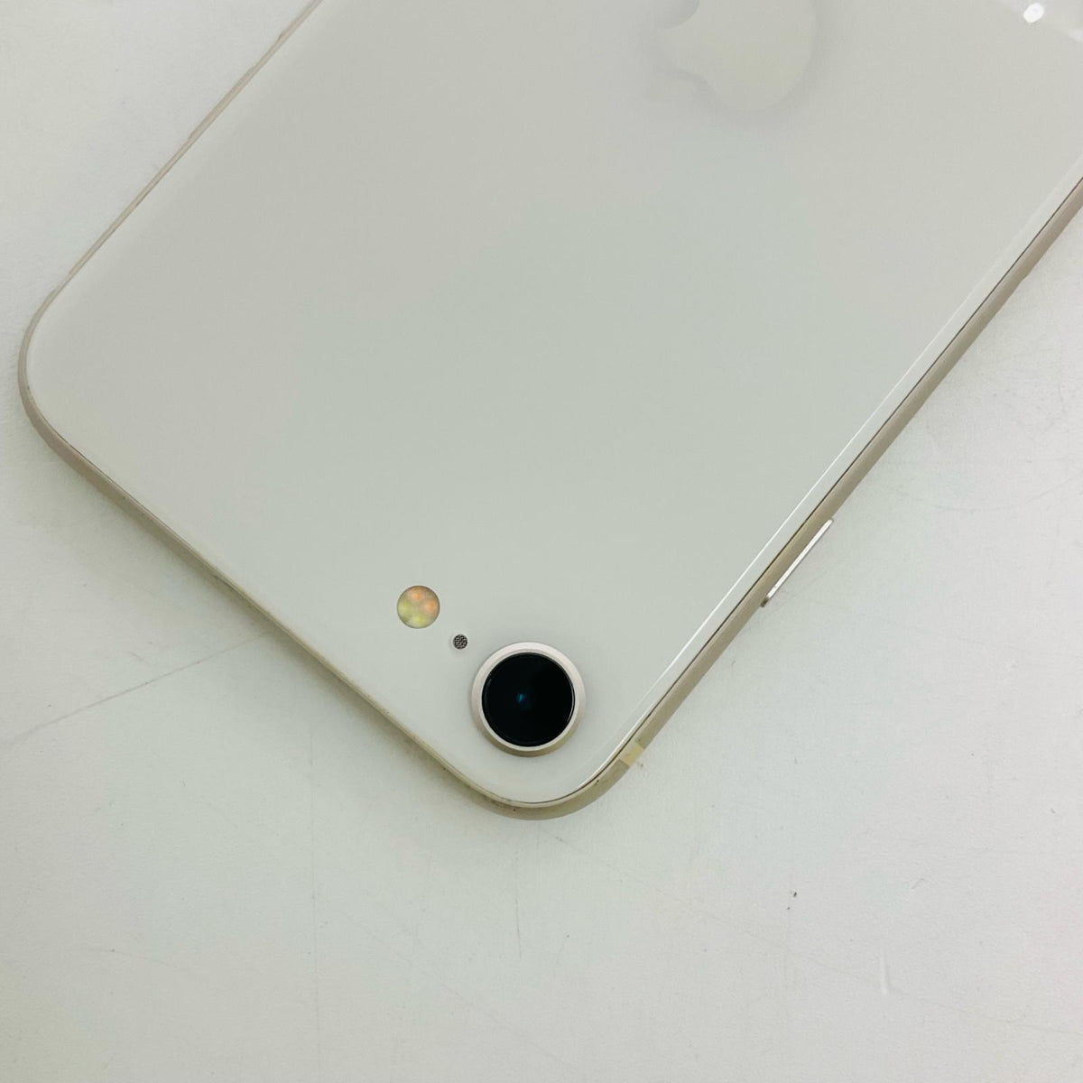 【全額返金保証】【最速発送】Apple iPhone iPhone SE（第3世代） 256GB スターライト SIMフリー 白ロム 美品 動作確認済 88%