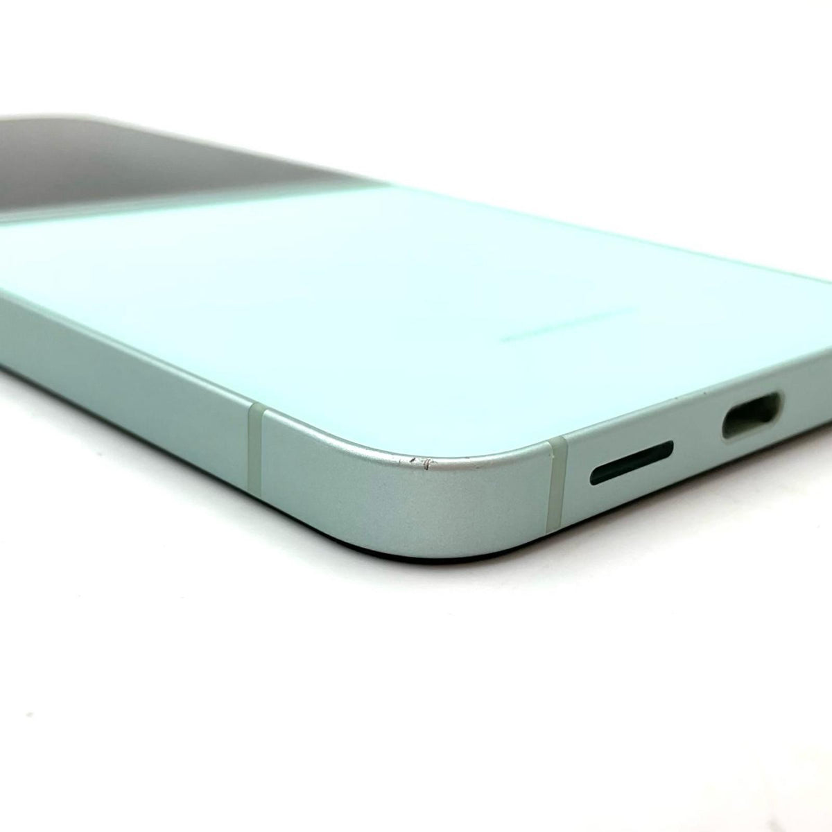 【全額返金保証】【最速発送】SAMSUNG Galaxy Zflip6 256GB Mint(GR) docomo SC-54E 白ロム 動作確認済
