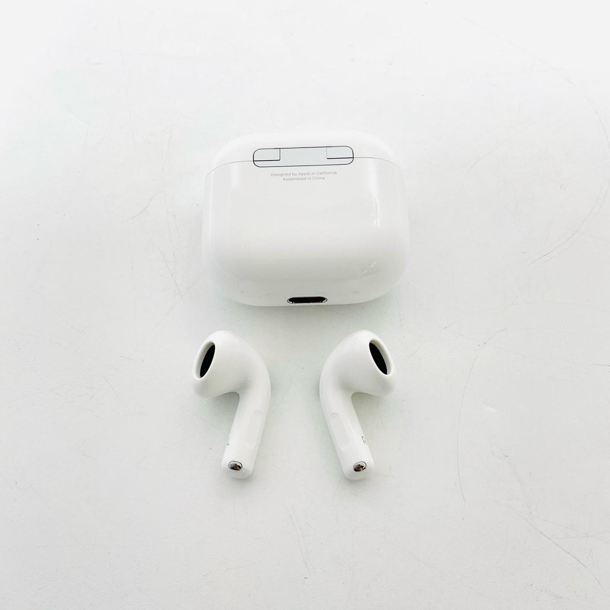 【全額返金保証】【最速発送】Apple AirPods 4 美品 動作確認済