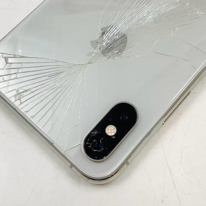 【最速発送】Apple iPhone iPhone XS 256GB シルバー au 白ロム【難有】 84%