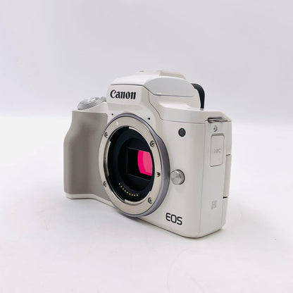 【全額返金保証】【最速発送】Canon デジタル一眼 EOS Kiss M2 ダブルズームキット ホワイト 美品 動作確認済