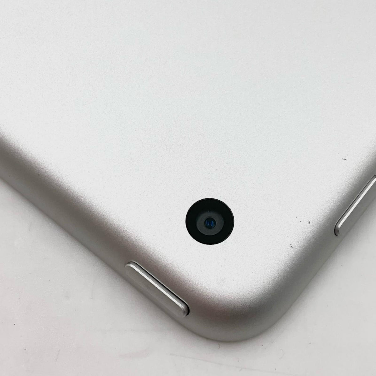 【最速発送】Apple iPad iPad 10.2インチ 第7世代 32GB シルバー Wi-Fi【難有】