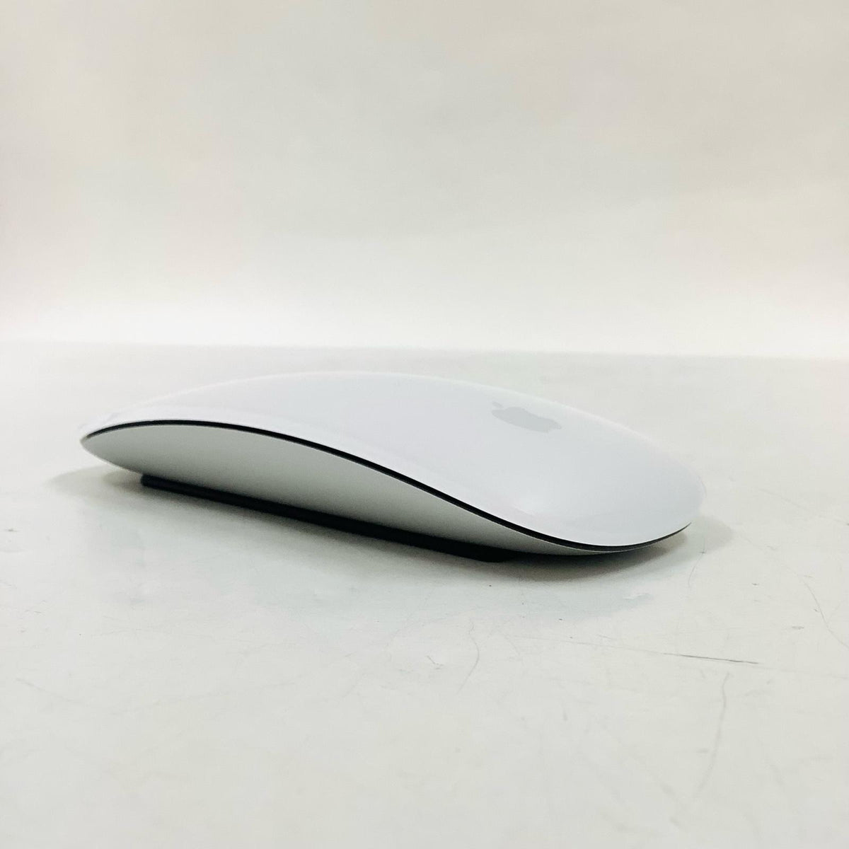 【全額返金保証】【最速発送】Apple Magic Mouse MK2E3J/A 美品 動作確認済