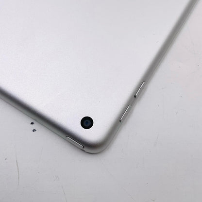 【最速発送】Apple iPad 9.7インチ 第5世代 128GB シルバー Wi-Fi【難有】