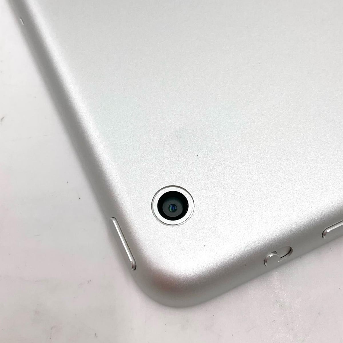 【全額返金保証】【最速発送】Apple iPad mini 7.9インチ 第2世代 32GB シルバー Wi-Fi 動作確認済