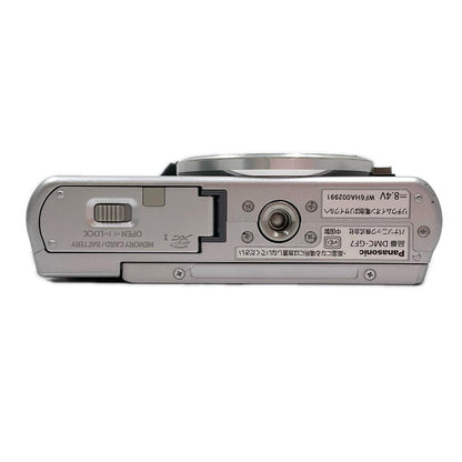 【全額返金保証】【最速発送】Panasonic デジタル一眼 LUMIX DMC-GF7 シルバー 美品 動作確認済