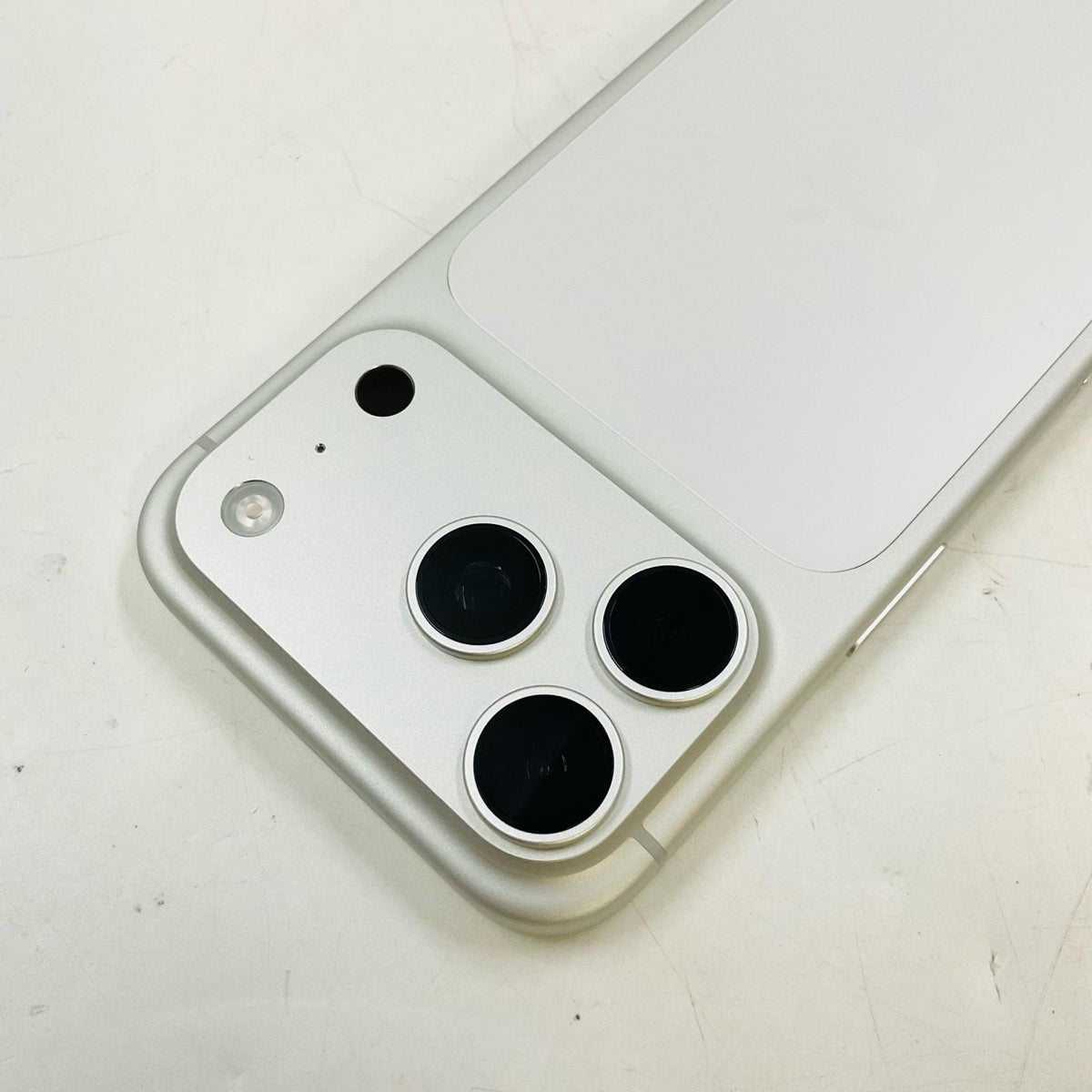 【全額返金保証】【最速発送】Apple iPhone iPhone 17 Pro 256GB シルバー SIMフリー 白ロム 超美品 動作確認済 100%