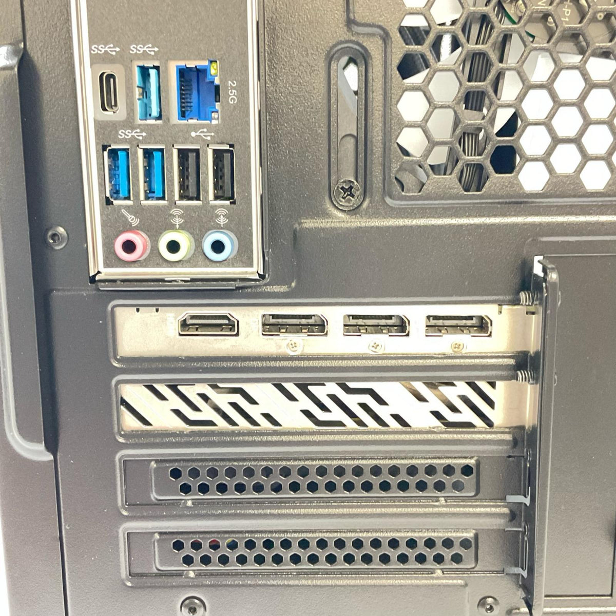 【全額返金保証】【最速発送】MouseComputer NEXTGEAR JG JGA7A7XB6BFD AMD Ryzen 7 9800X3D 8-Core Processor 32GB SSD(NVMe) 1TB AMD Radeon RX 9070 XT 美品 動作確認済