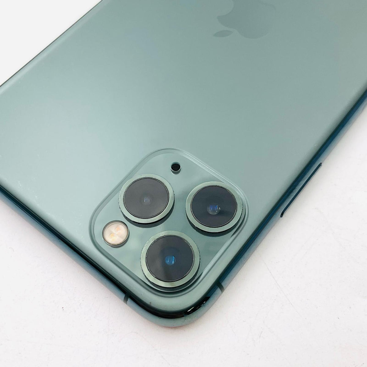 【全額返金保証】【最速発送】Apple iPhone iPhone 11 Pro Max 64GB ミッドナイトグリーン docomo 白ロム 美品 動作確認済 85%