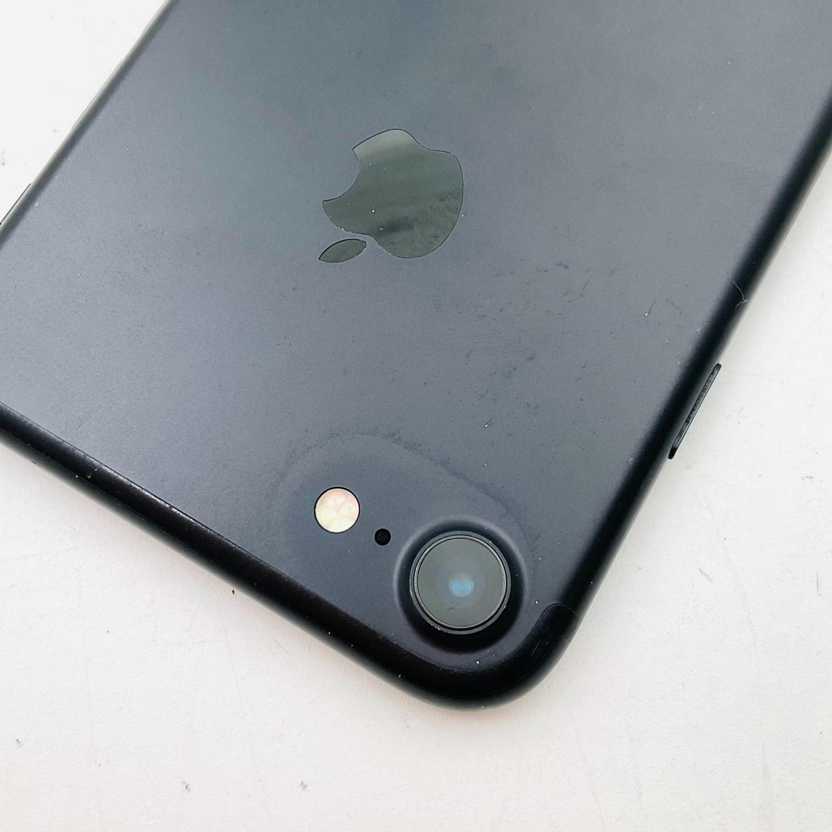 【全額返金保証】【最速発送】Apple iPhone iPhone 7 128GB ブラック docomo 白ロム 動作確認済 68%
