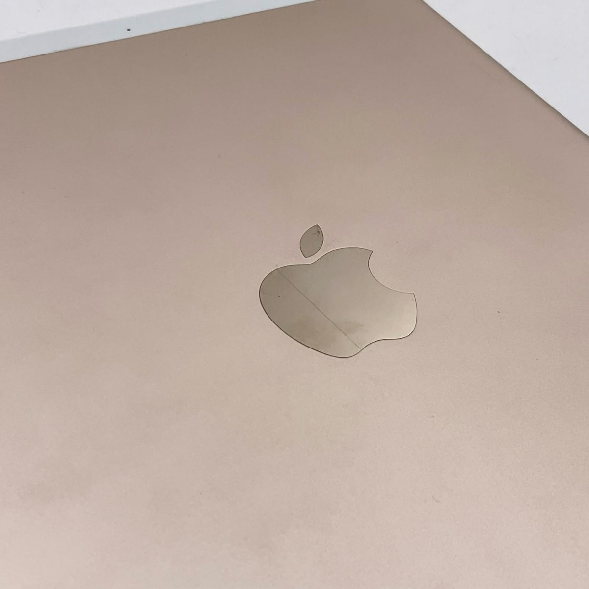 【全額返金保証】【最速発送】Apple iPad iPad 第5世代 32GB ゴールド WiFi+Cellular 白ロム 動作確認済
