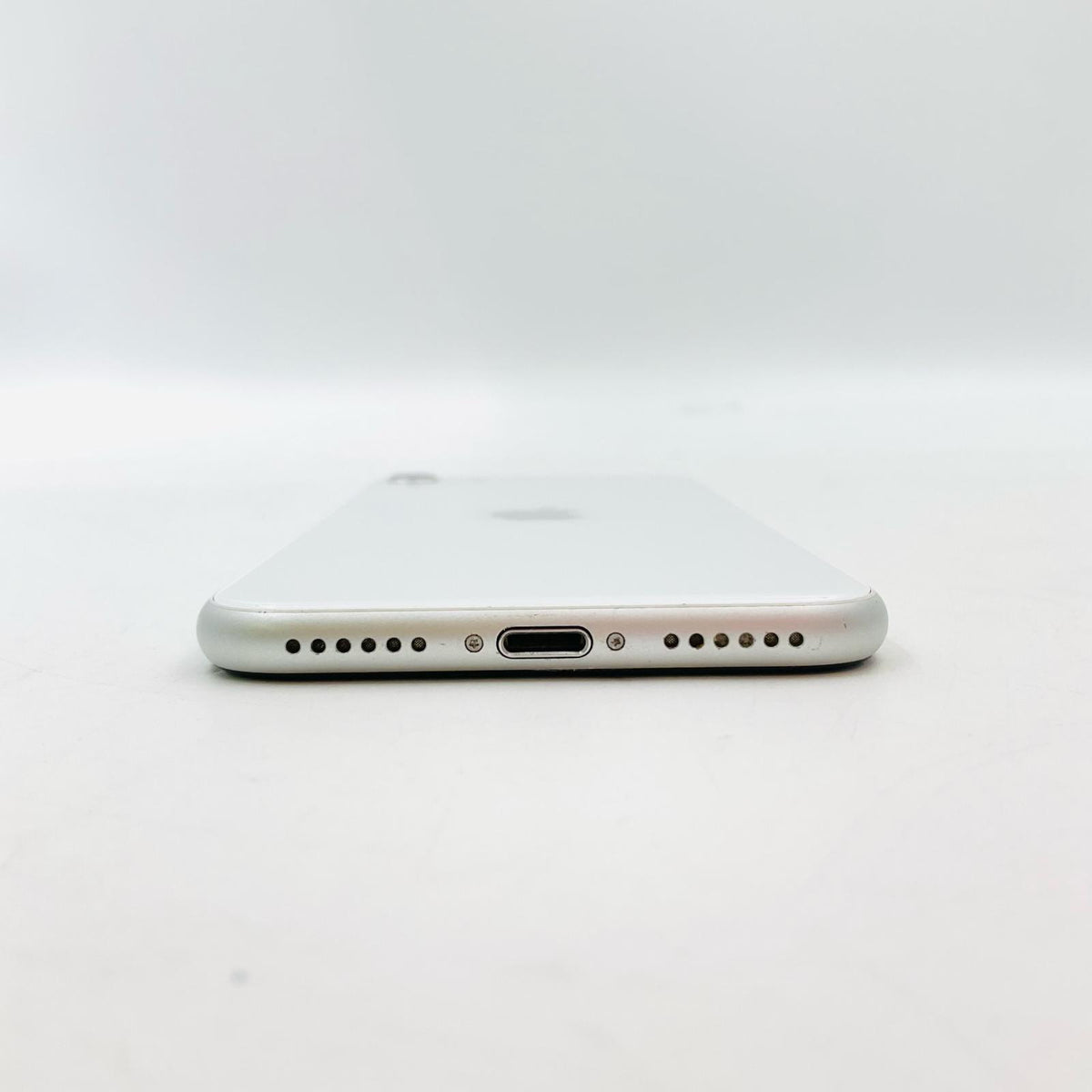 【全額返金保証】【最速発送】Apple iPhone iPhone SE 第2世代 64GB ホワイト SIMフリー 白ロム 動作確認済 82%