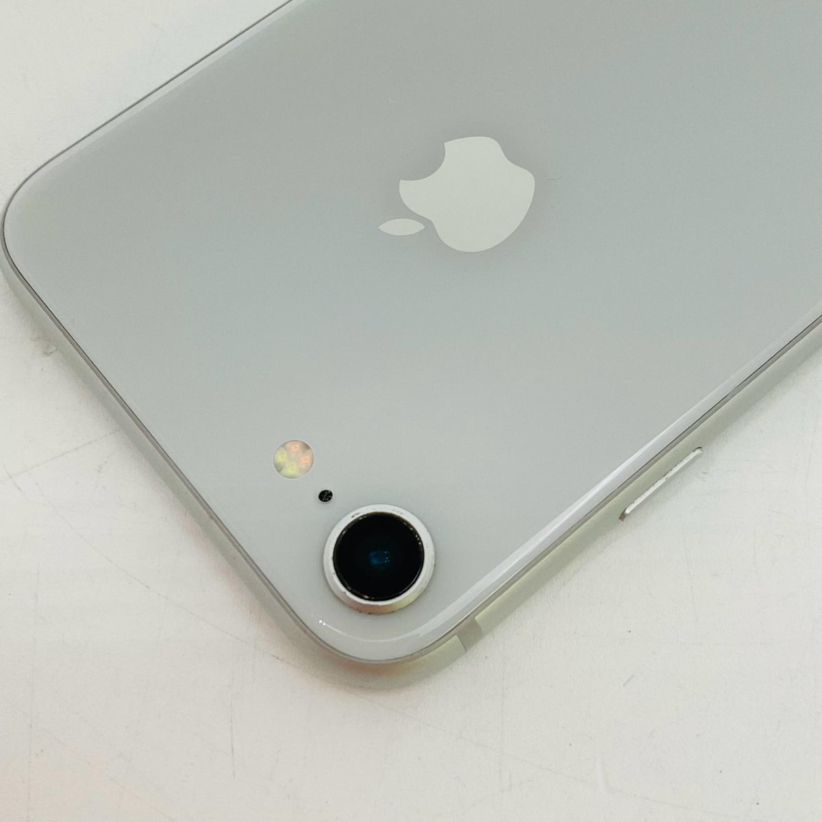【全額返金保証】【最速発送】Apple iPhone iPhone 8 64GB シルバー docomo 白ロム 動作確認済 100%
