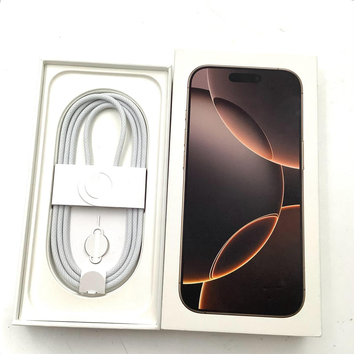 【全額返金保証】【最速発送】Apple iPhone iPhone 16 Pro 128GB デザートチタニウム SIMフリー 白ロム 美品 動作確認済 87%