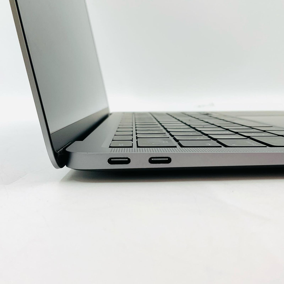 【全額返金保証】【最速発送】Apple MacBook Air 13インチ 2020 Apple M1 8GB SSD 256GB スペースグレイ 82% 動作確認済