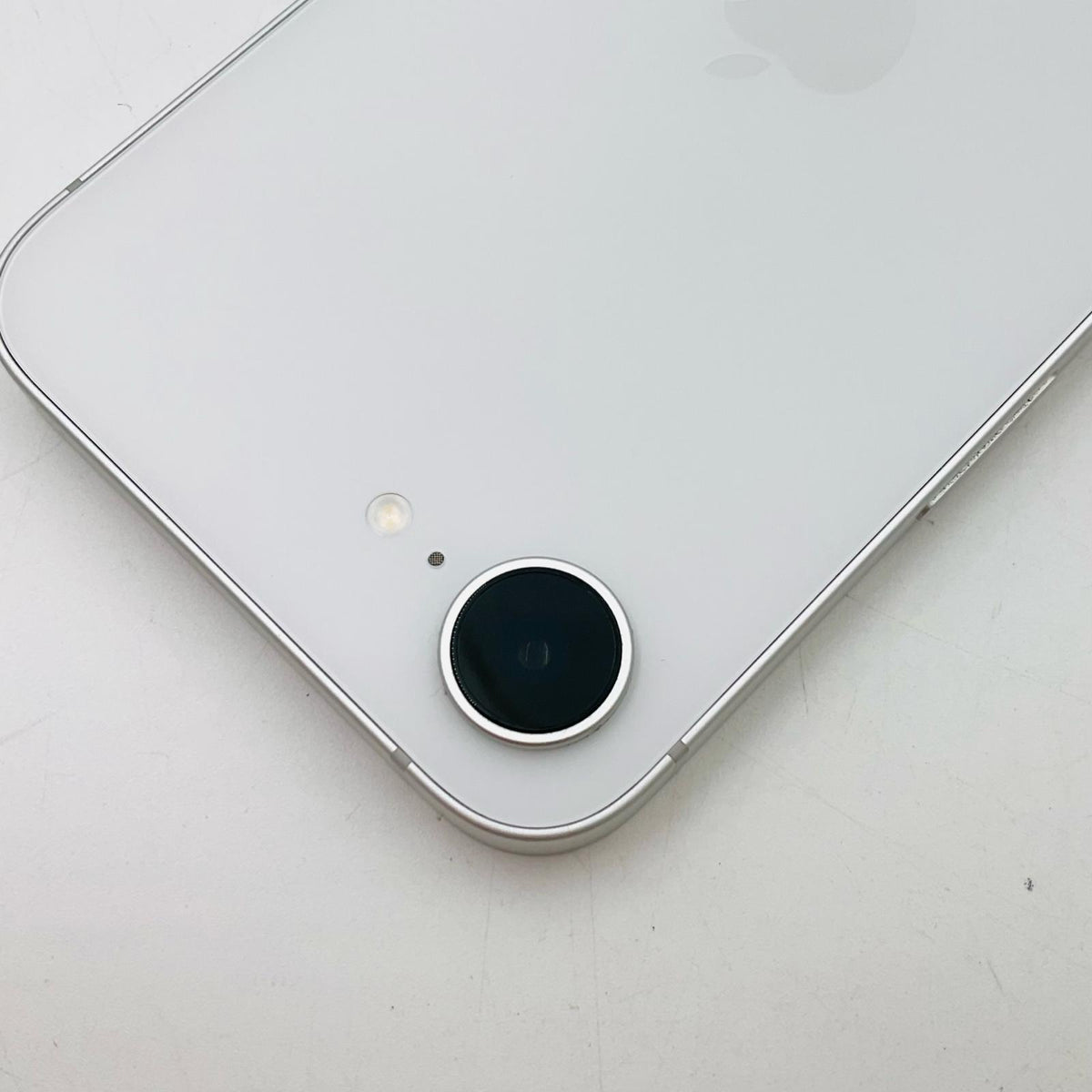 【全額返金保証】【最速発送】Apple iPhone iPhone 16e 128GB ホワイト au SIMフリー 白ロム 美品 動作確認済 100%