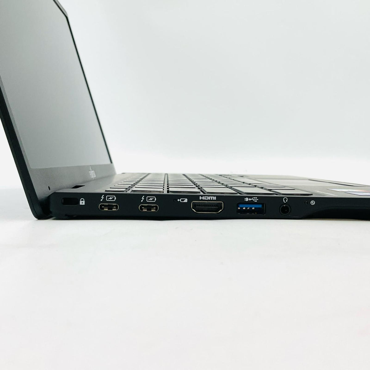 【全額返金保証】【最速発送】FUJITSU CLIENT COMPUTING LIMITED LIFEBOOK-JR FMVU90E3BG 11th Gen Intel(R) Core(TM) i7-1165G7 @ 2.80GHz 16GB SSD(NVMe) 512GB Intel(R) Iris(R) Xe Graphics 90% 美品 動作確認済