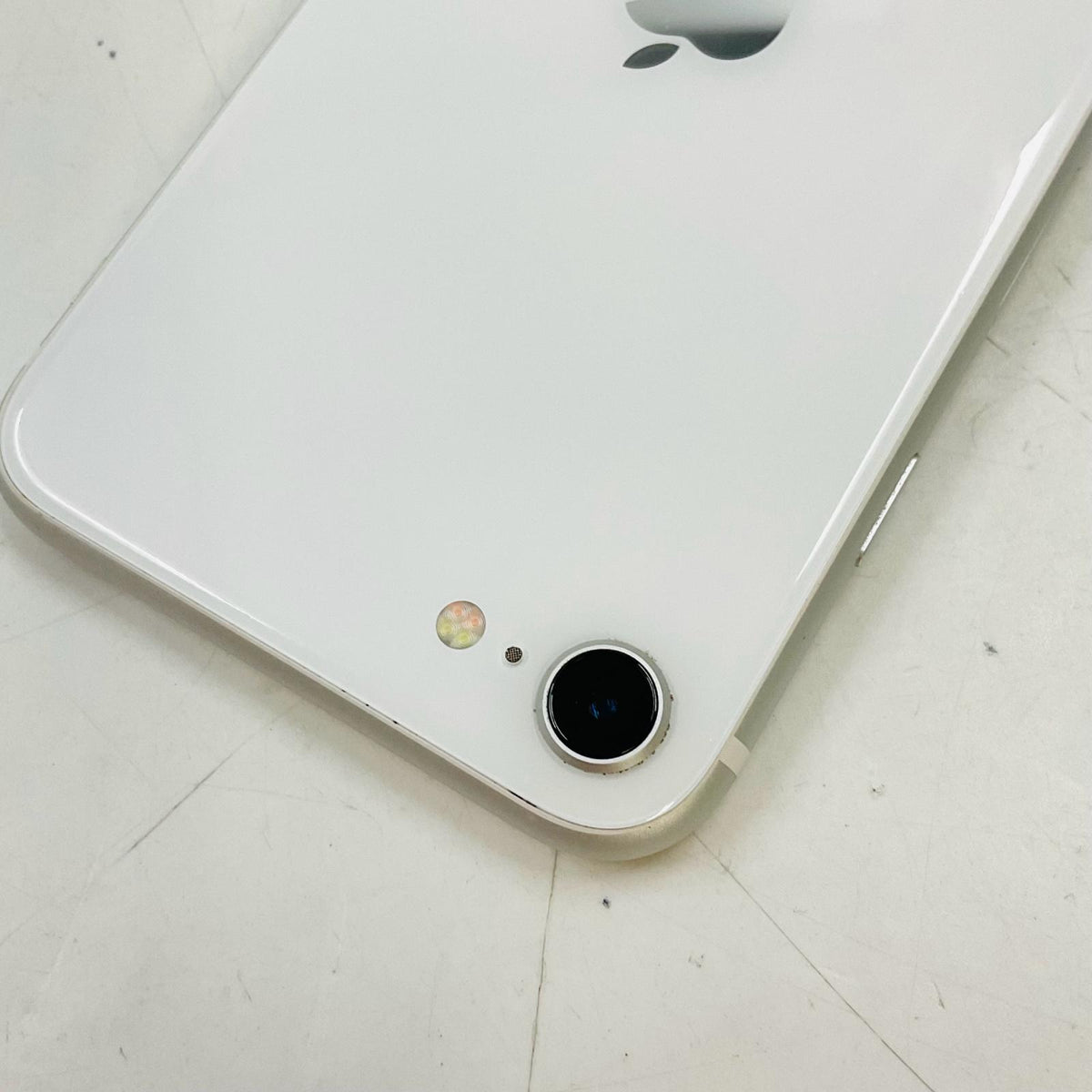 【最速発送】Apple iPhone iPhone SE (2nd generation) 64GB ホワイト Softbank SIMフリー 白ロム【難有】 100%