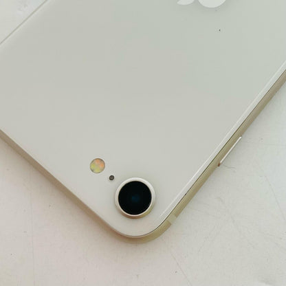 【全額返金保証】【最速発送】Apple iPhone iPhone SE (3rd generation) 64GB スターライト au SIMフリー 白ロム 動作確認済 78%