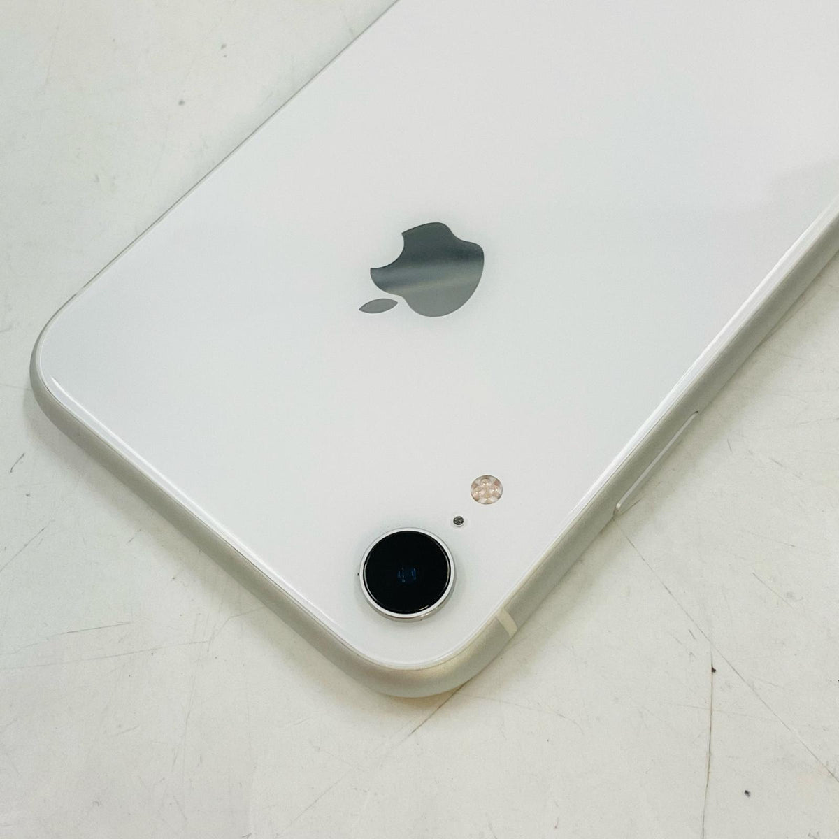 【最速発送】Apple iPhone iPhone XR 256GB ホワイト docomo SIMフリー 白ロム【難有】 87%