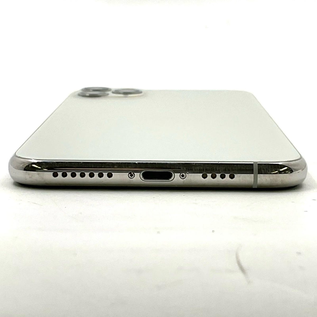 【最速発送】Apple iPhone iPhone 11 Pro Max 256GB シルバー docomo 白ロム【難有】 76%