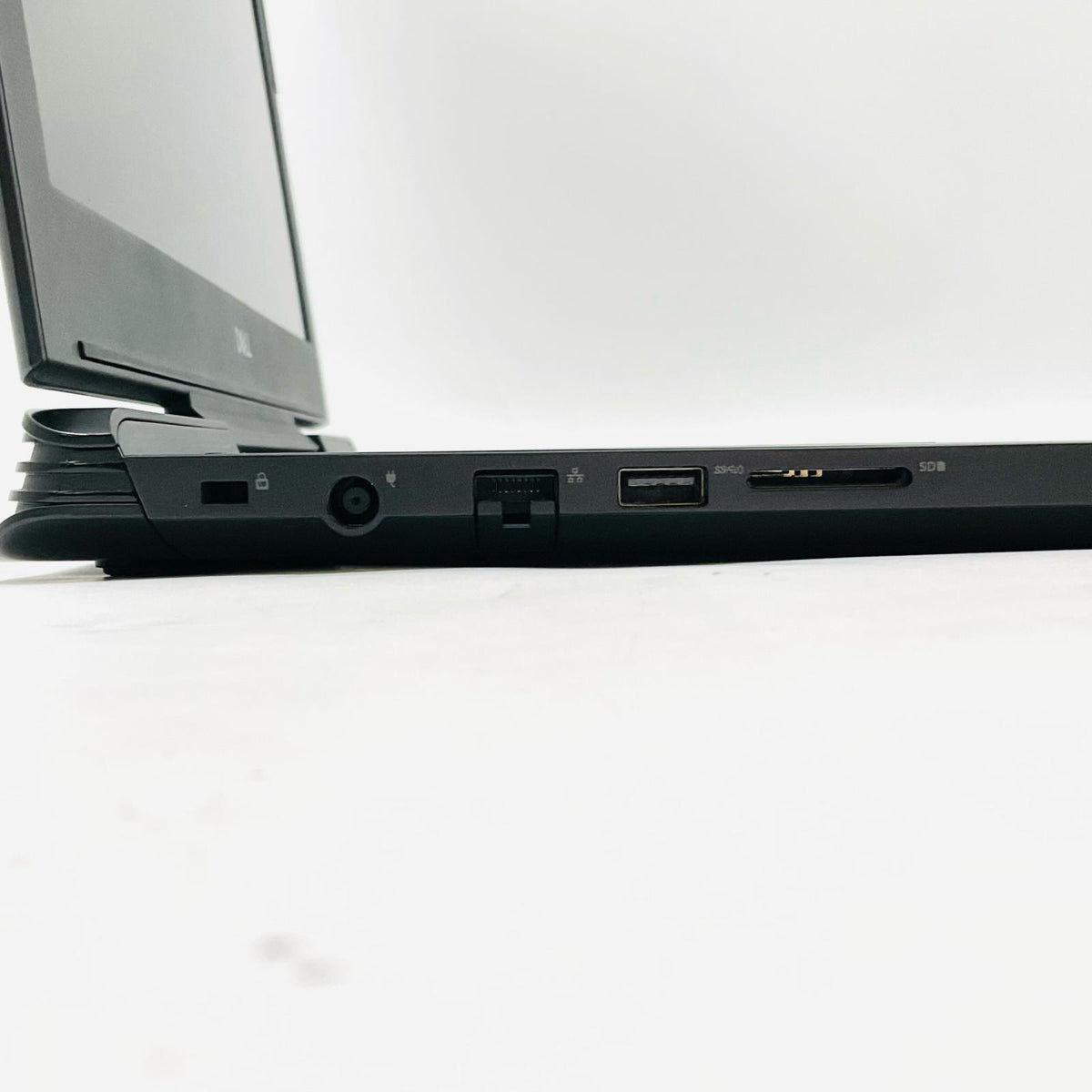 【最速発送】Dell Inc. GSeries G7 7588 Intel(R) Core(TM) i5-8300H CPU @ 2.30GHz 8GB HDD(RAID) 1TB / SSD(RAID) 128GB Intel(R) UHD Graphics 630 / NVIDIA GeForce GTX 1060 with Max-Q Design 88%【難有】