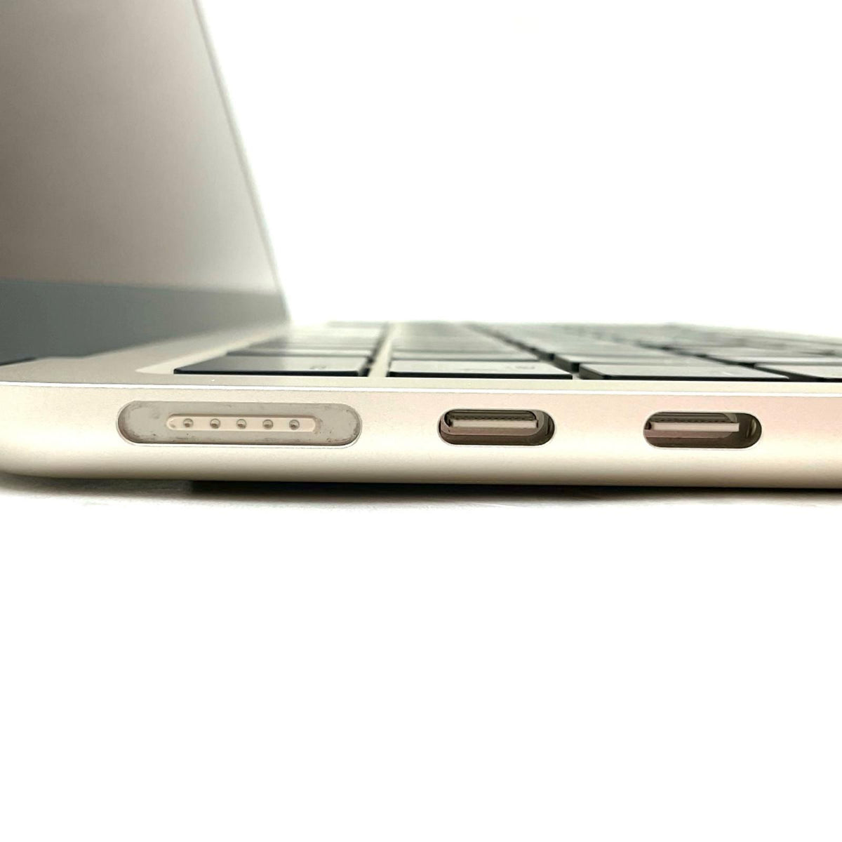【全額返金保証】【最速発送】Apple MacBook Air 13インチ 2024 Apple M3 16GB SSD 256GB スターライト 96% 美品 動作確認済