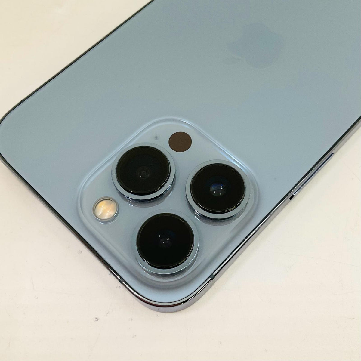 【全額返金保証】【最速発送】Apple iPhone iPhone 13 Pro 128GB シエラブルー docomo SIMフリー 白ロム 動作確認済 75%