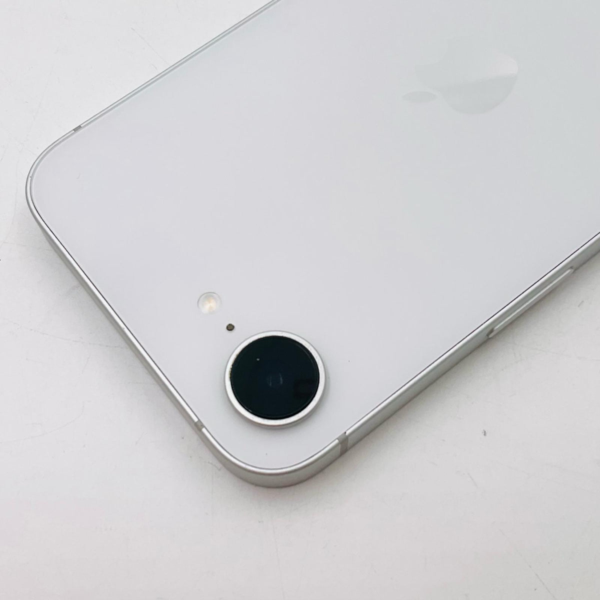 【全額返金保証】【最速発送】Apple iPhone iPhone 16e 256GB ホワイト au SIMフリー 白ロム 超美品 動作確認済 100%