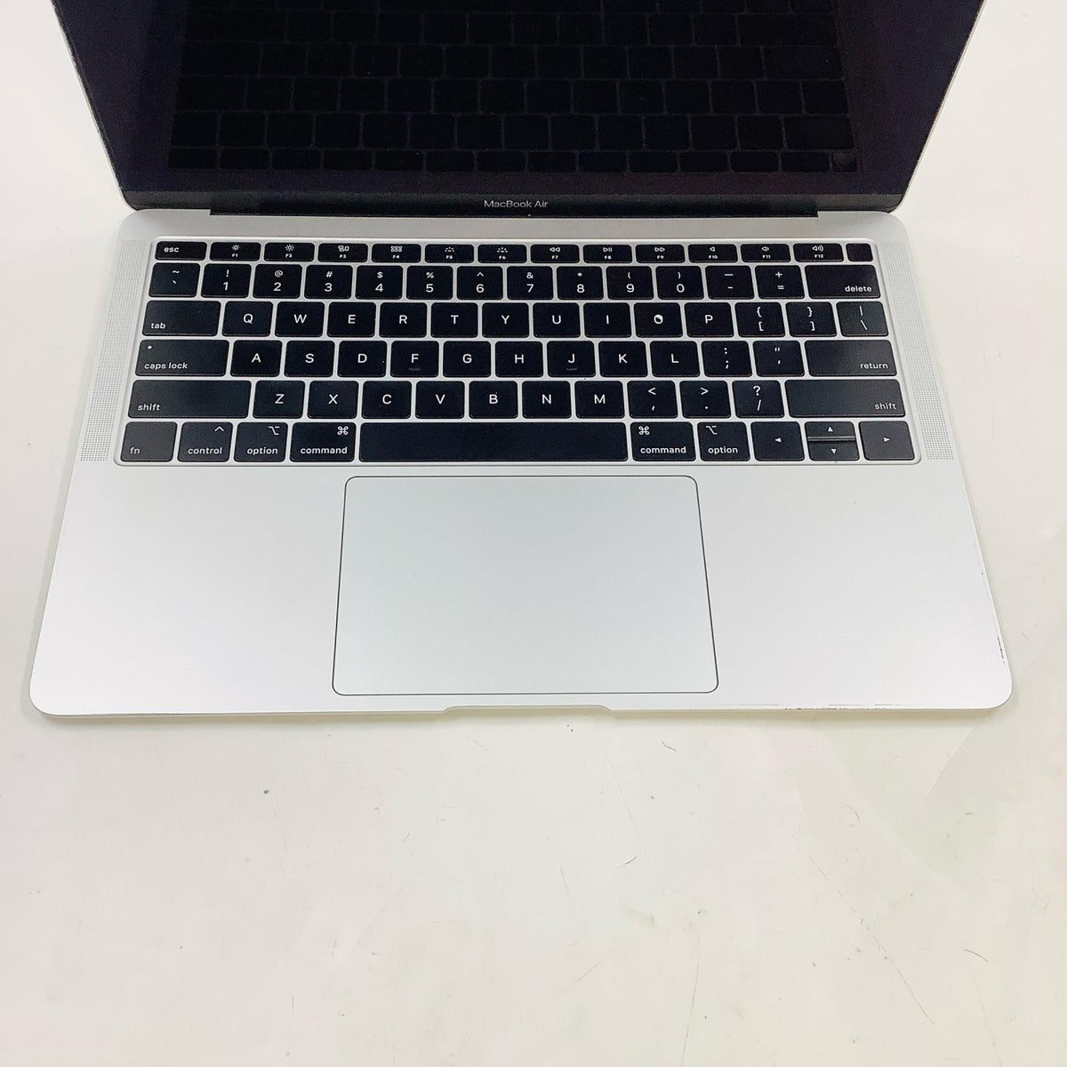 【最速発送】Apple MacBook Air 13インチ 2018 Dual-Core Intel Core i5 16GB SSD 128GB シルバー 79%【難有】