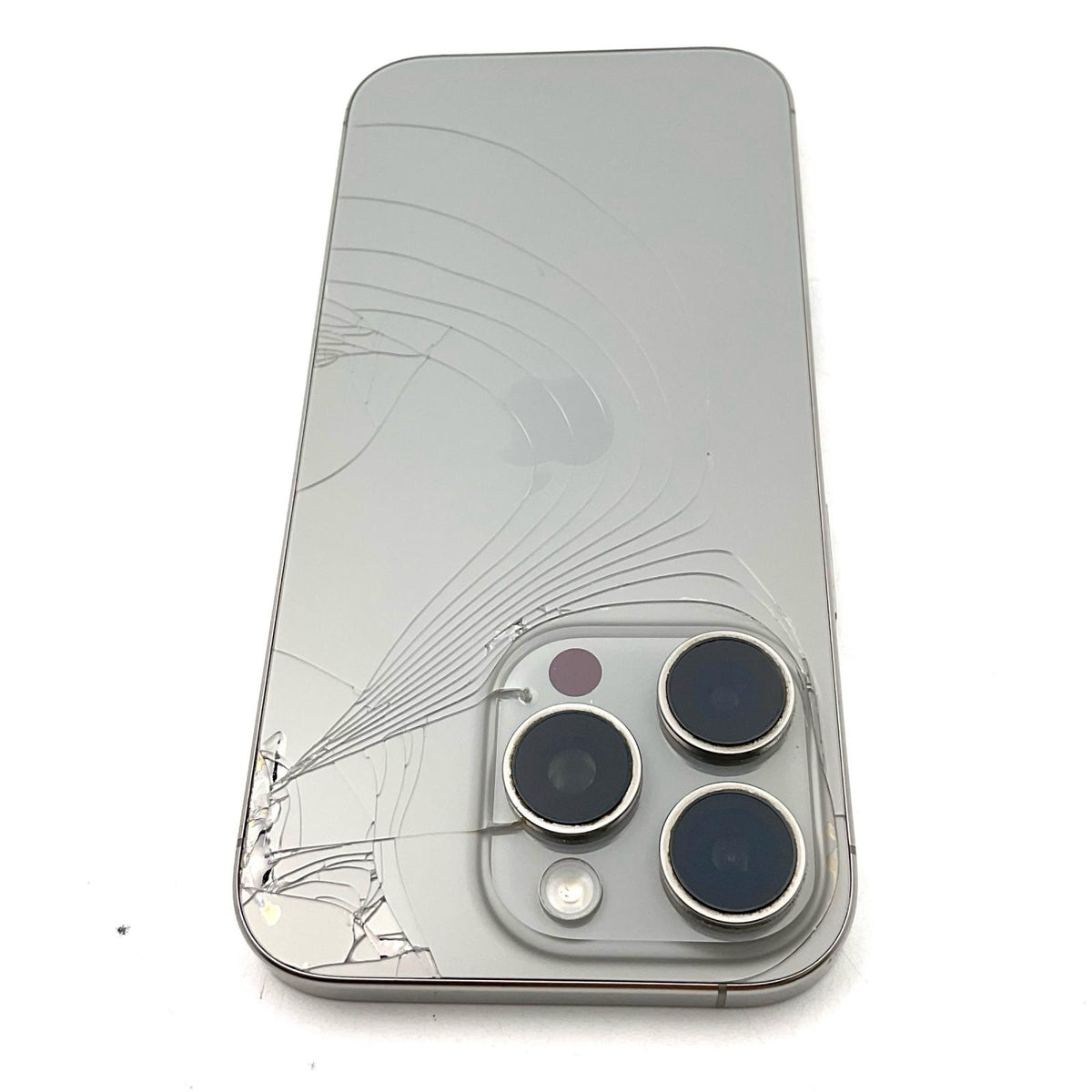 【最速発送】Apple iPhone iPhone 16 Pro 128GB ナチュラルチタニウム docomo SIMフリー 白ロム【難有】 89%
