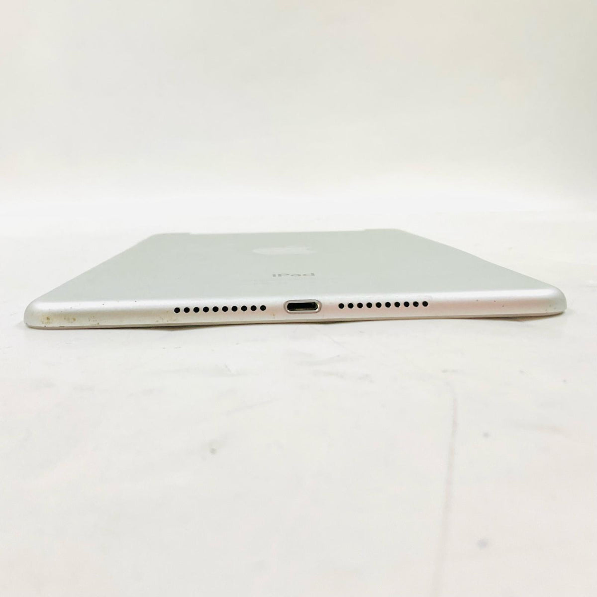 【全額返金保証】【最速発送】Apple iPad iPad mini 4 128GB シルバー WiFi+Cellular docomo SIMフリー 白ロム 動作確認済