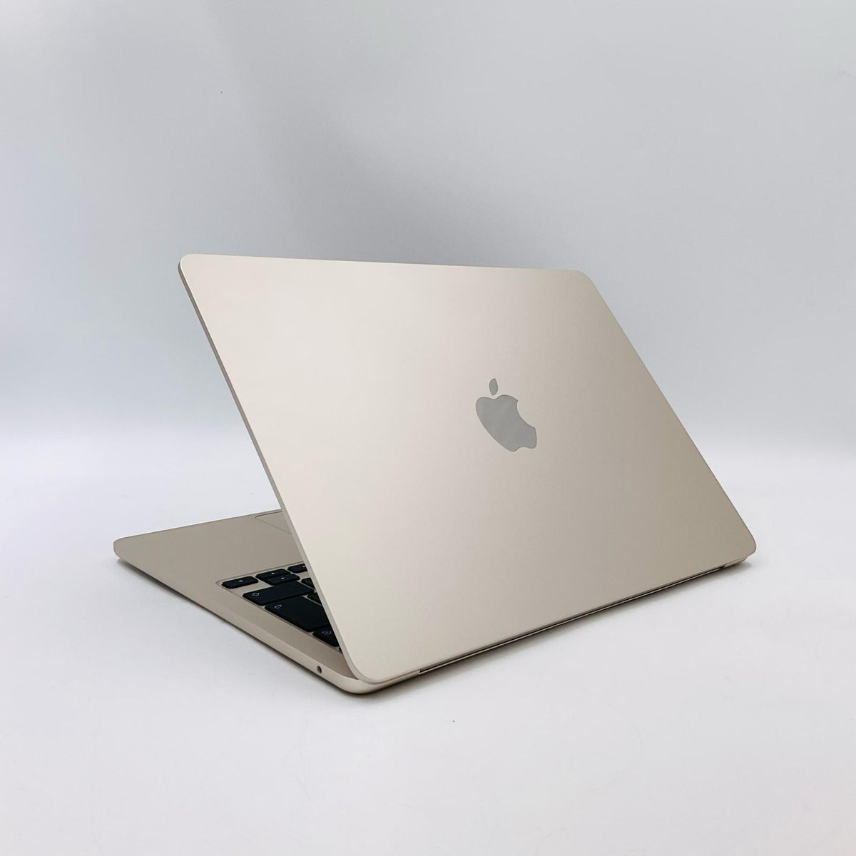 【全額返金保証】【最速発送】Apple MacBook Air 13.6インチ 2024 Apple M3 8GB SSD 1TB スターライト 98% 美品 動作確認済