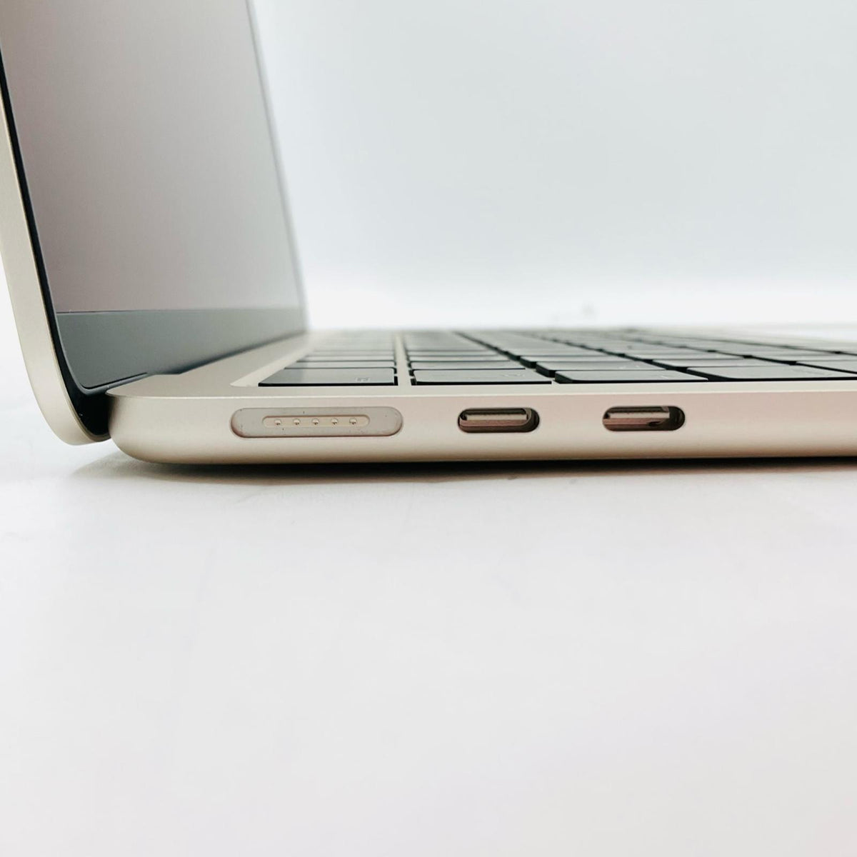 【全額返金保証】【最速発送】Apple MacBook Air 13.6インチ 2024 Apple M3 8GB SSD 1TB スターライト 98% 美品 動作確認済