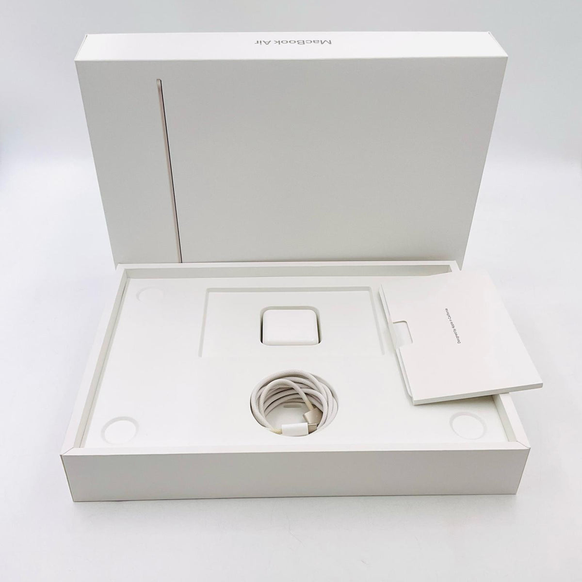 【全額返金保証】【最速発送】Apple MacBook Air 13.6インチ 2024 Apple M3 8GB SSD 1TB スターライト 98% 美品 動作確認済