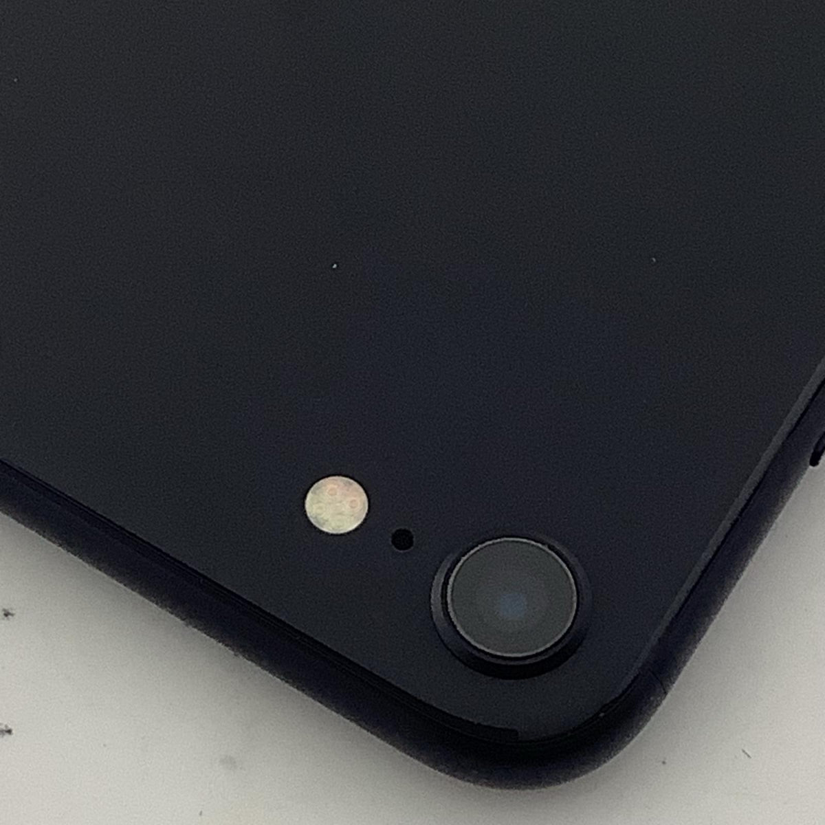 【全額返金保証】【最速発送】Apple iPhone iPhone SE (2nd generation) 64GB ブラック docomo SIMフリー 白ロム 美品 動作確認済 80%
