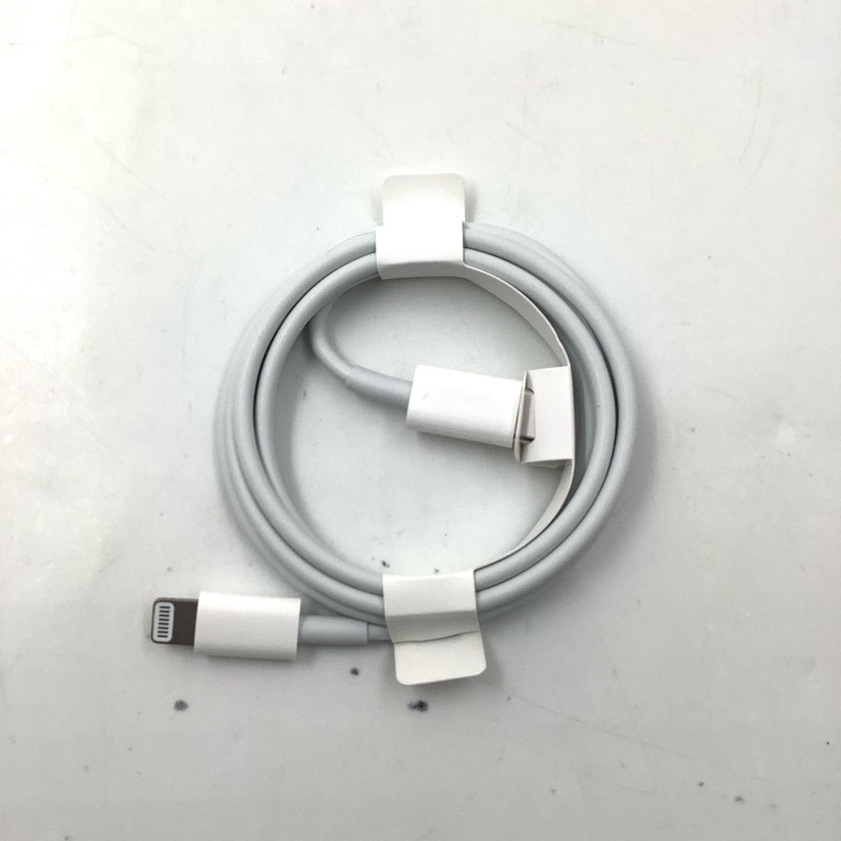 【全額返金保証】【最速発送】Apple iPhone iPhone SE (2nd generation) 64GB ブラック docomo SIMフリー 白ロム 美品 動作確認済 80%